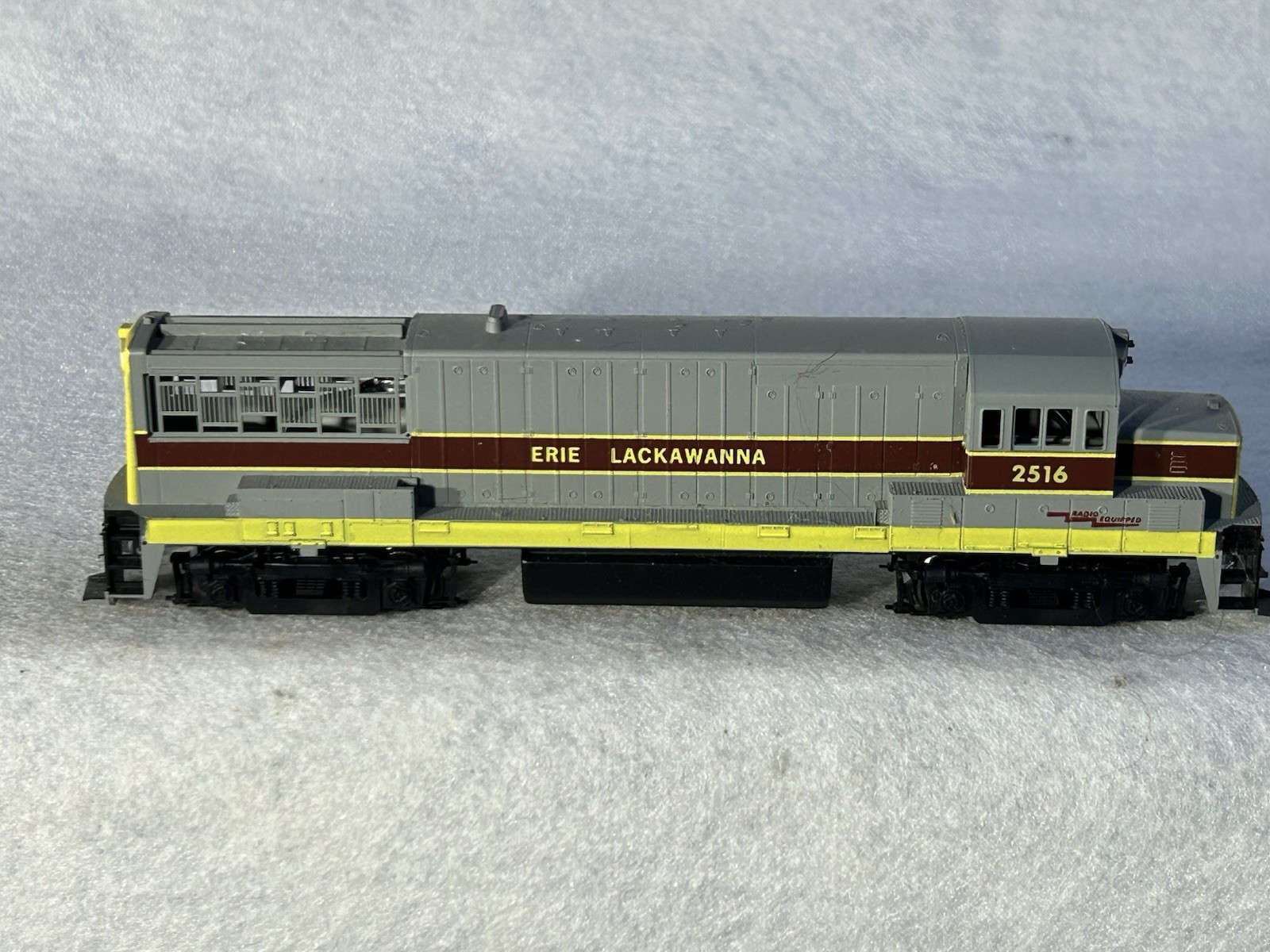 Beautiful Stewart /KATO GE EL Railroad U-25B Diesel Engine HO