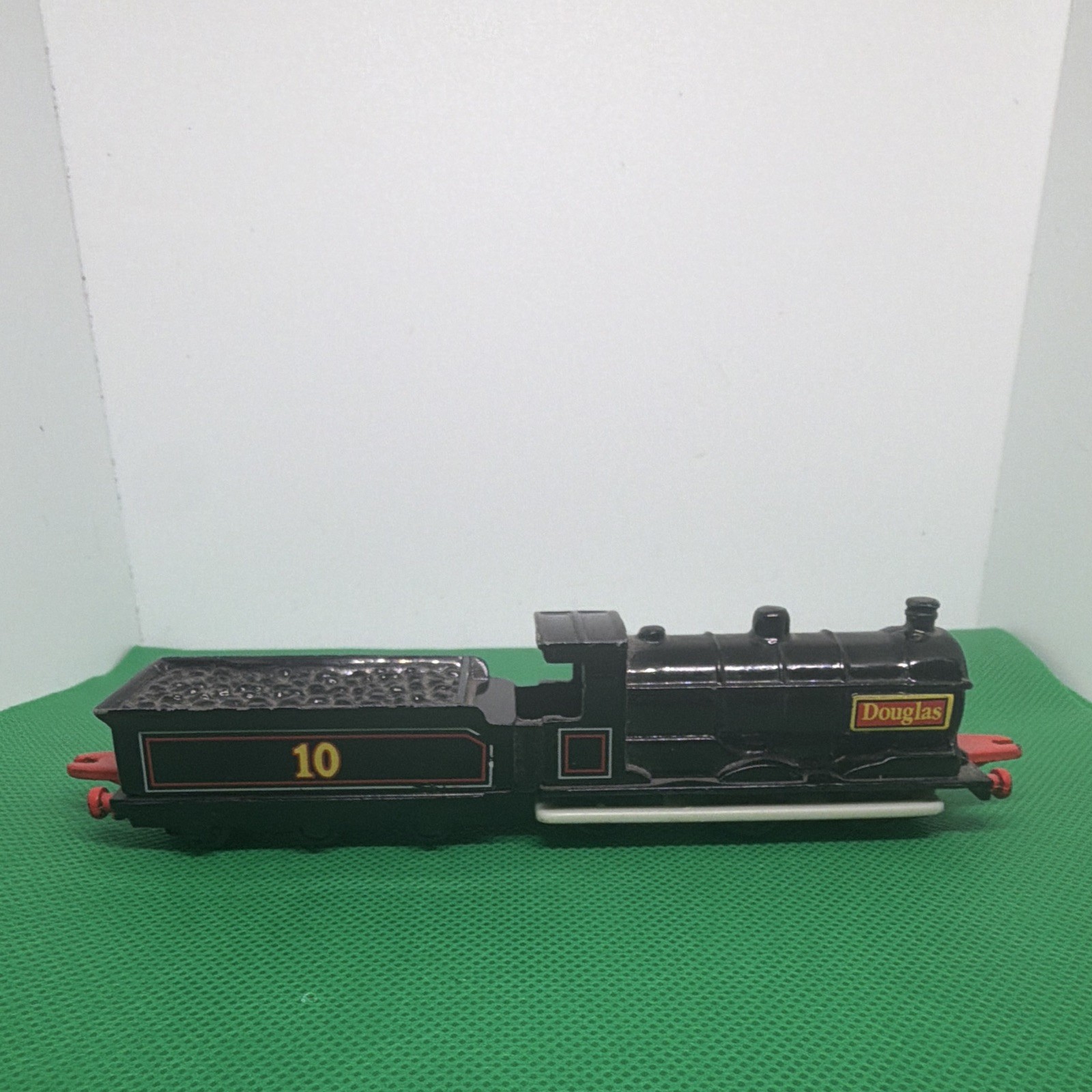 ERTL Thomas & Friends Douglas No.10 1992