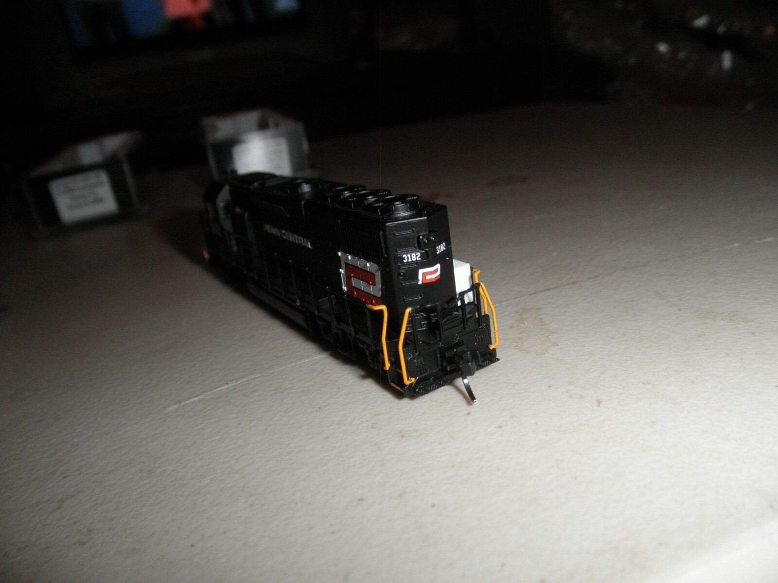 Penn Central GP40 – Red C w/ DCC & sound
