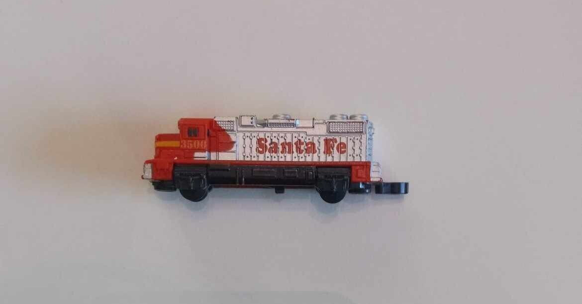 1989 Santa Fe 3500 Locomotive Galoob 2.5 inches