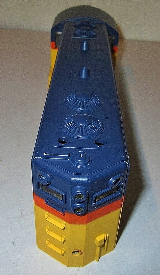 LIONEL #8463 B&O CHESSIE SYSTEM,GP-20 BODY