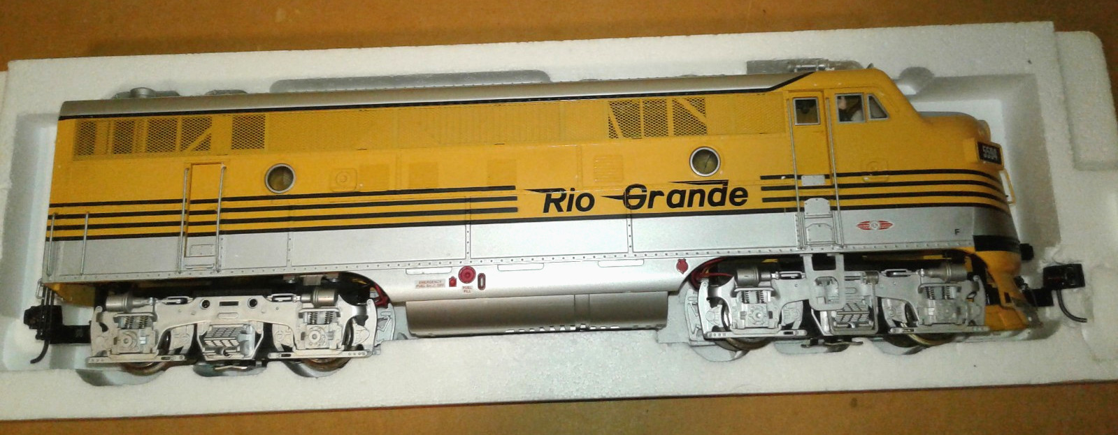 G SCALE USA TRAINS EMD F3A DENVER & RIO GRANDE WESTERN D&RGW #5594 R22350