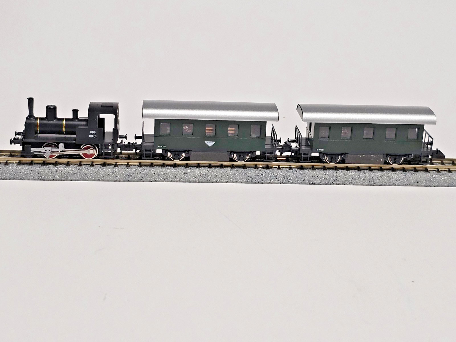 KATO K105003 N SCALE POCKET LINE SERIES STEAM DAMPFLOK MIT PERSONENWAGEN OBB