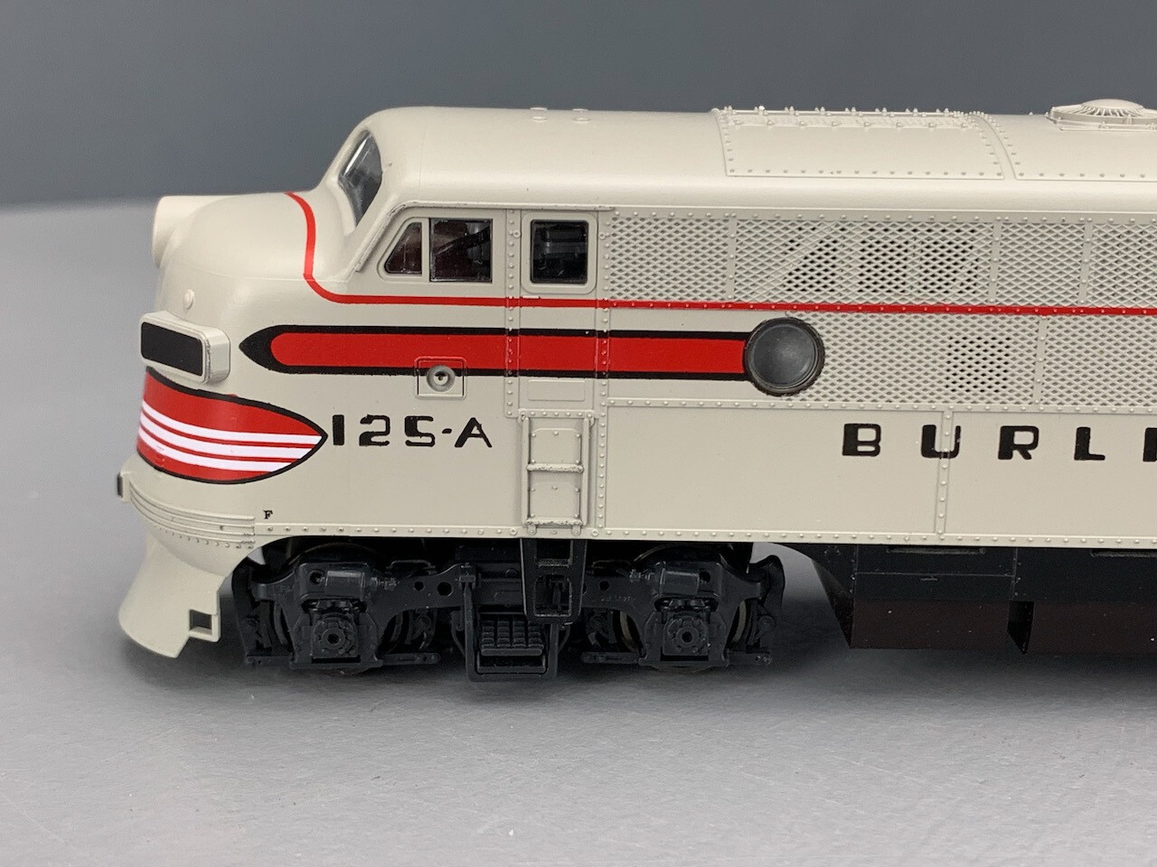 HO Stewart F3A PH II Locomotive CB&Q Low Fans Powered HO4101