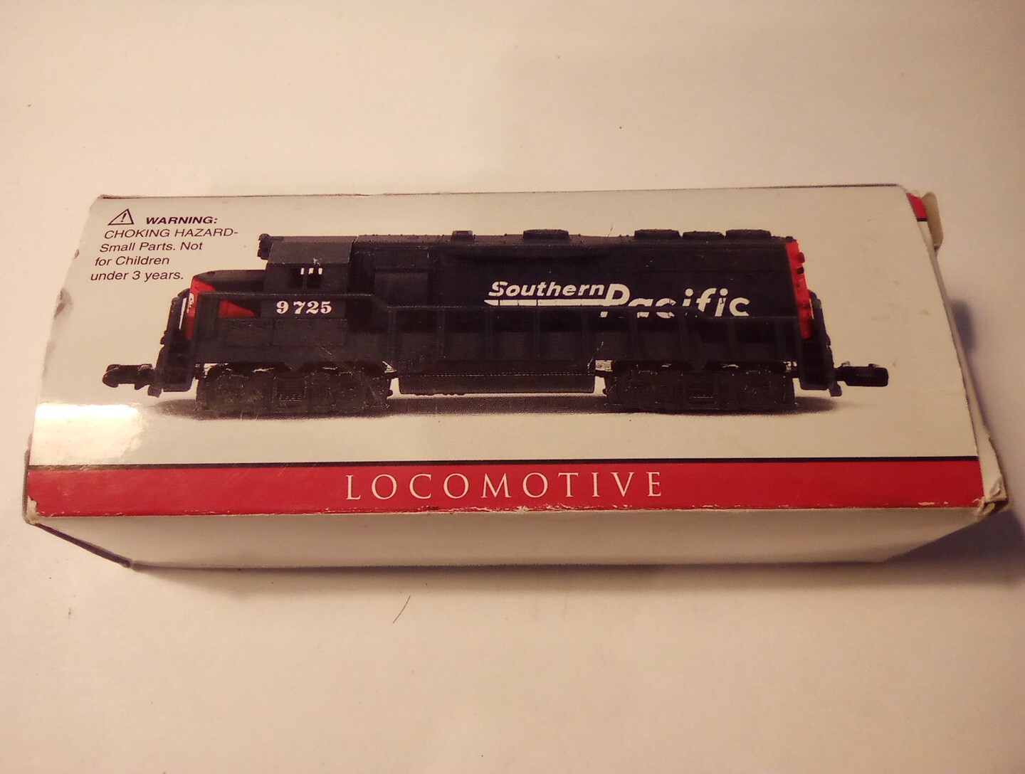 SOUTHERN PACIFIC LOGO LOCOMOTIVE GREAT FOR ANY COLLECTION!