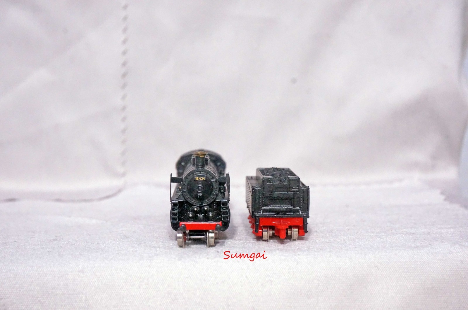Marklin DB Class 18 Steam Locomotive 4-6-2 & Tender 3-Pole Motor Z Scale Z Gauge