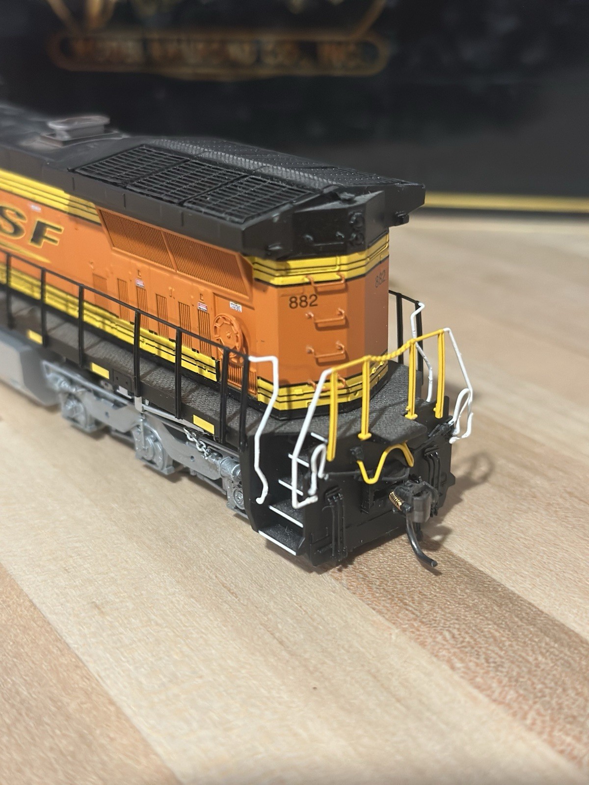 Atlas HO GE Dash 8-40CW BNSF #882 Master Series Gold DCC Sound Lightly Weathered