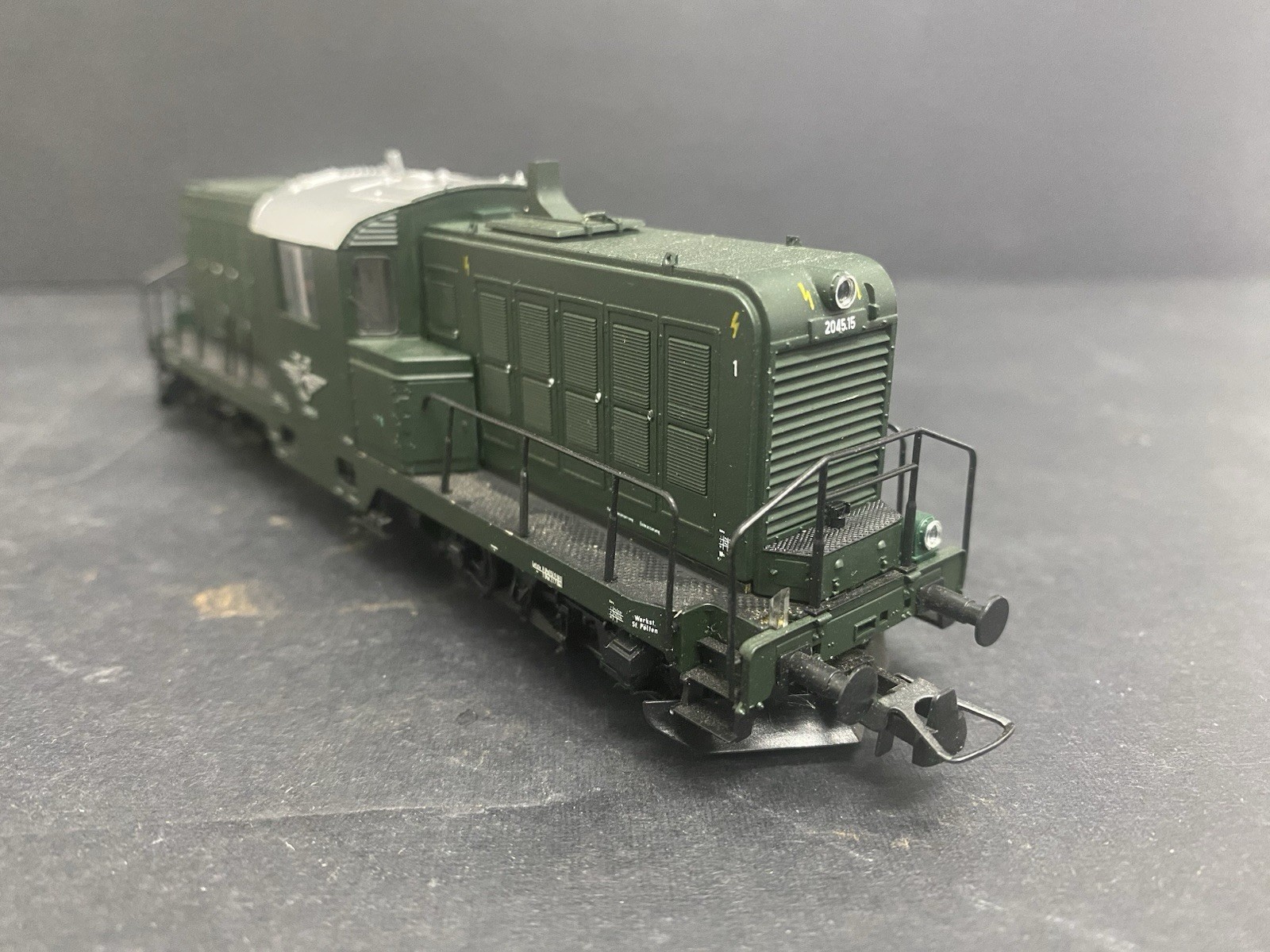Roco 73463 Diesel Locomotive 2045.13 OBB HO scale with wrong box B9