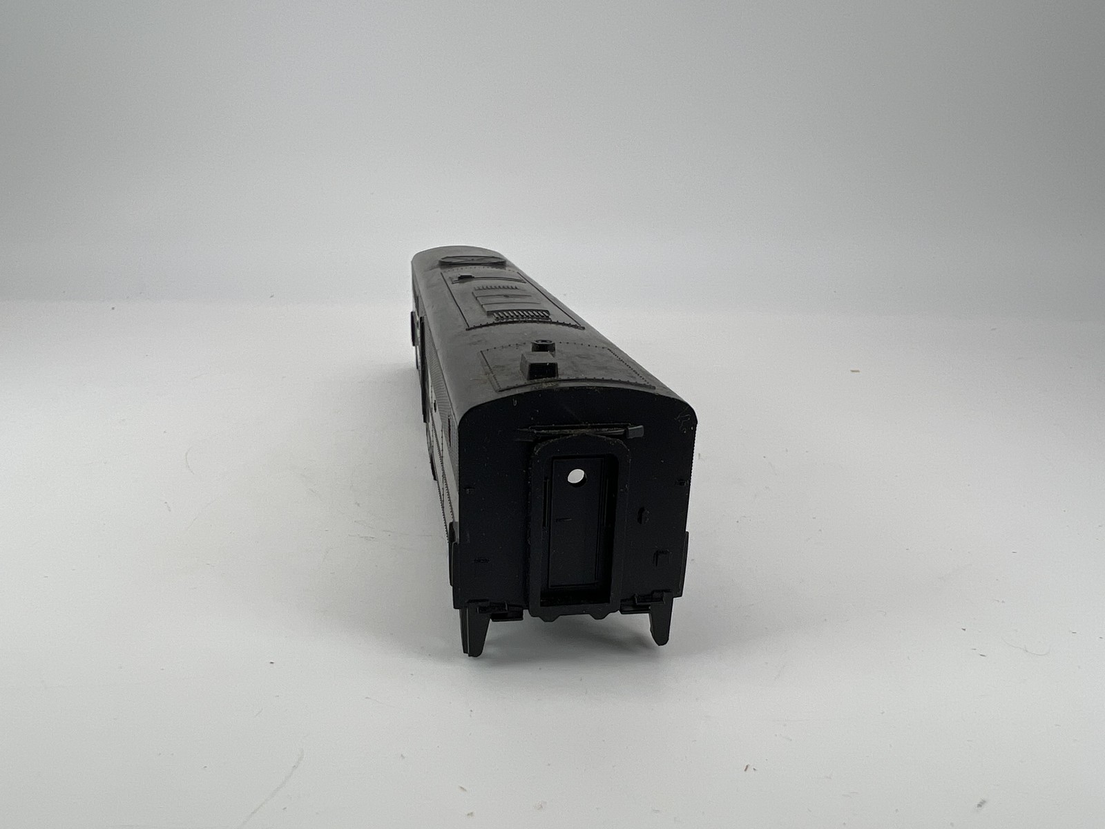 HO Scale Diesel Locomotive B Unit Black SHELL ONLY Good