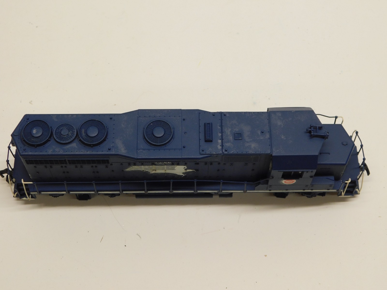 Athearn HO Blue Box Missouri Pacific GP35 Diesel Engine #2554-Unpowered Dummy