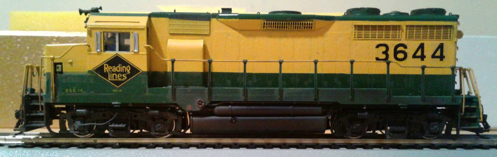 HO SCALE BRASS ORIENTAL LIMITED EMD GP35 READING RDG #3644 DCC