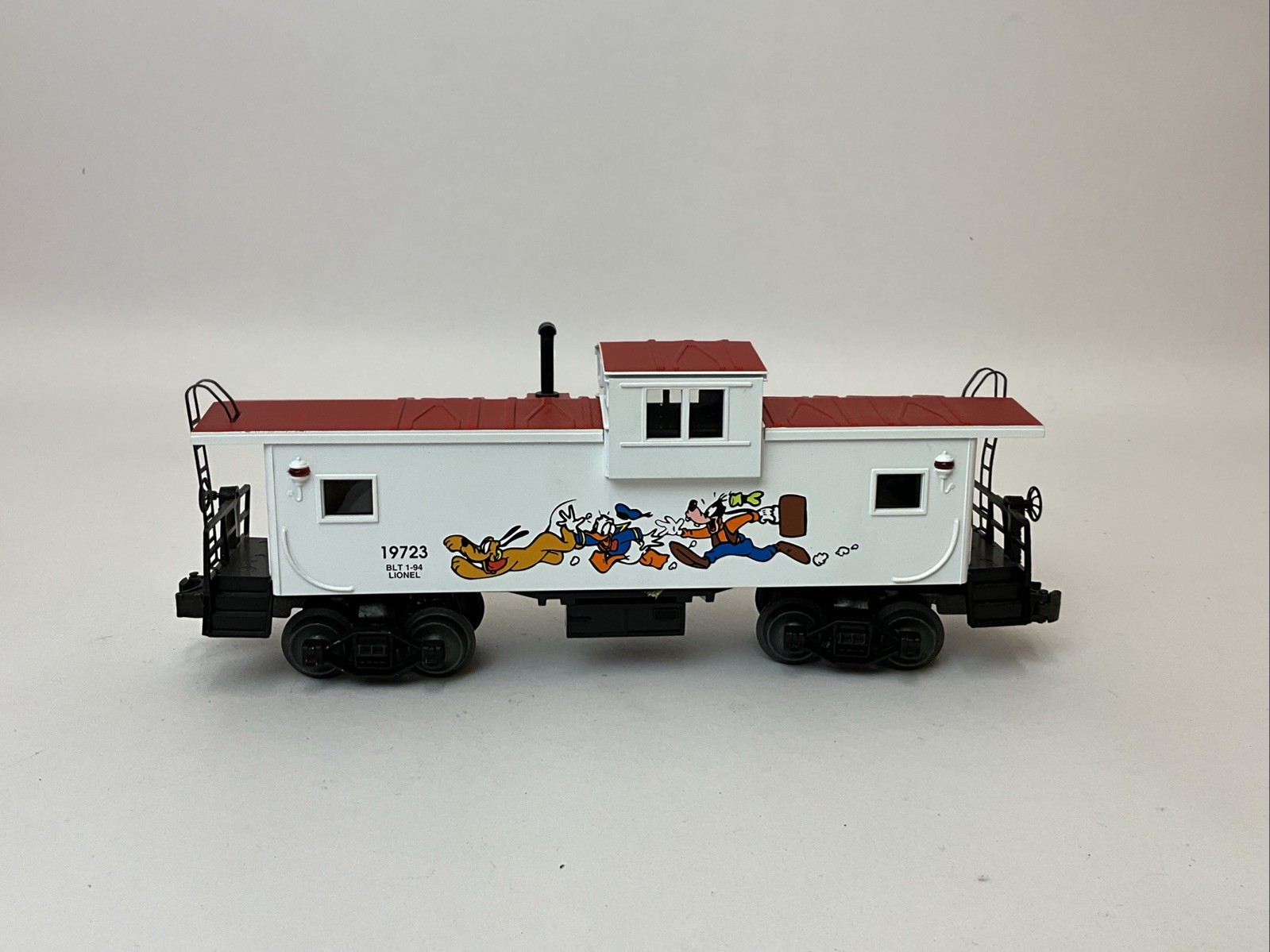 LIONEL 6-18311 DISNEY MICKEY MOUSE EP-5 ELECTRIC ENGINE, 5 BOXCARS & CABOOSE