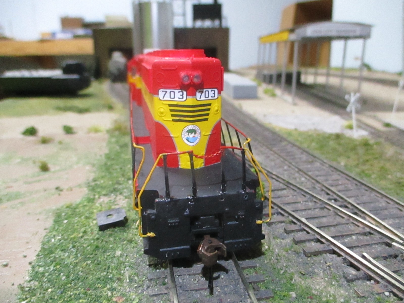 FEC 703 ATHEARN SD40-2 CUSTOM PAINT & DETAILS,SOUNDTRAXX DCC/SOUND,FRONT DITCH