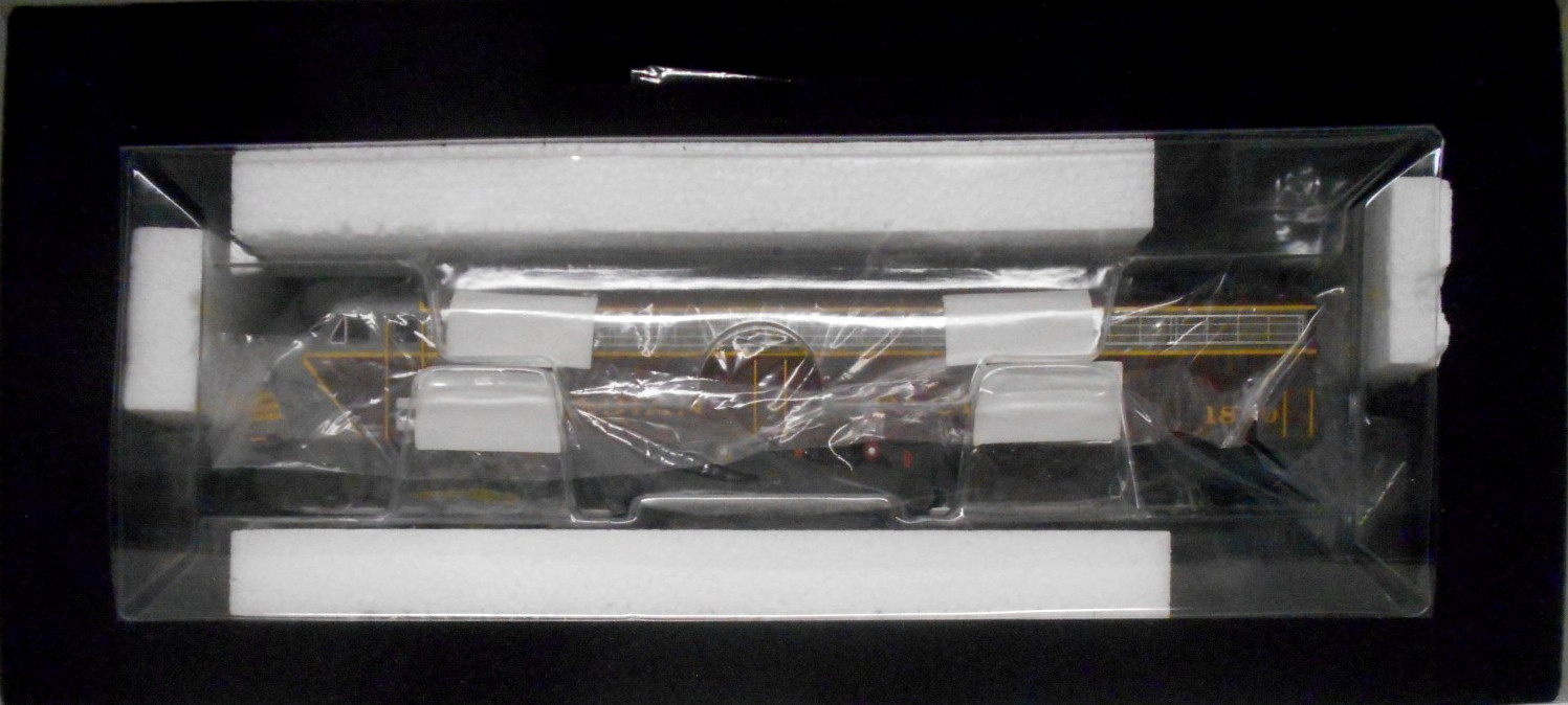 RAPIDO HO Scale E-8-A Early Scheme Silent DC Only #1800 CANADIAN PACIFIC