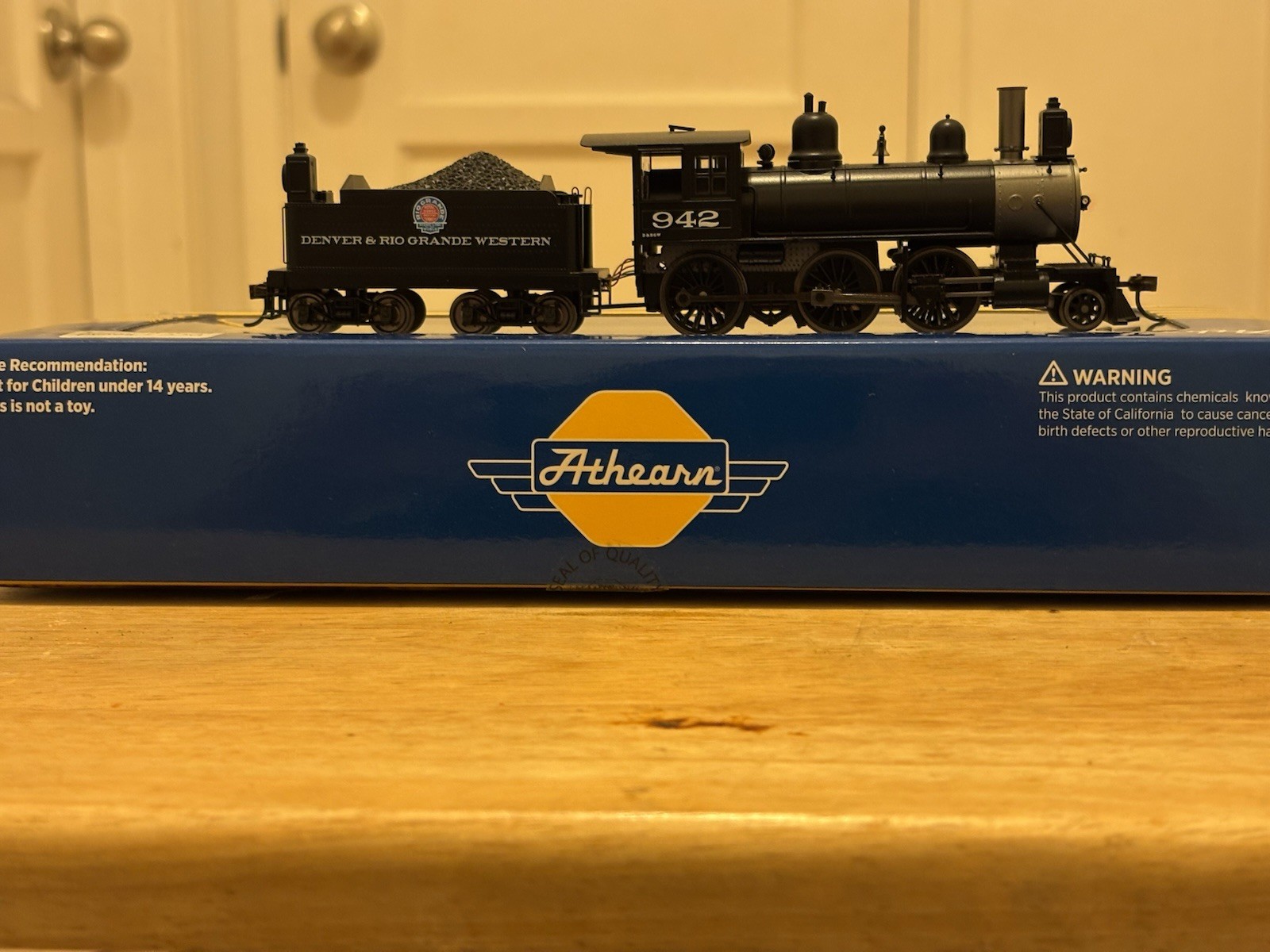 Athearn Ho Scale Rio Grande D&RGW 2-6-0 Steam Locomotive. Used 6 Or Less Times.