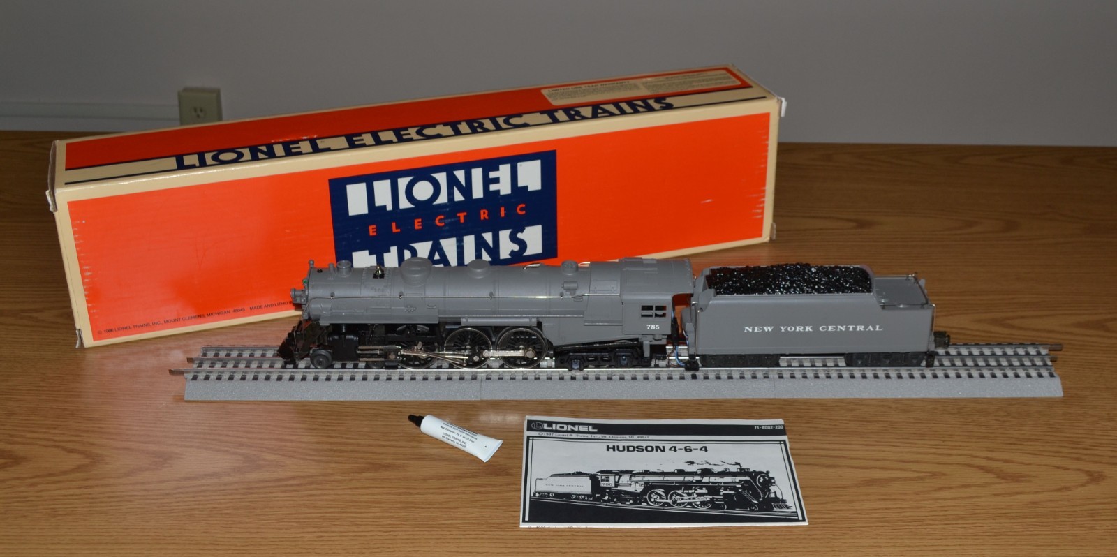 Lionel 6-18002 New York Central 4-6-4 Hudson Steam Locomotive LN #785 – VIDEO
