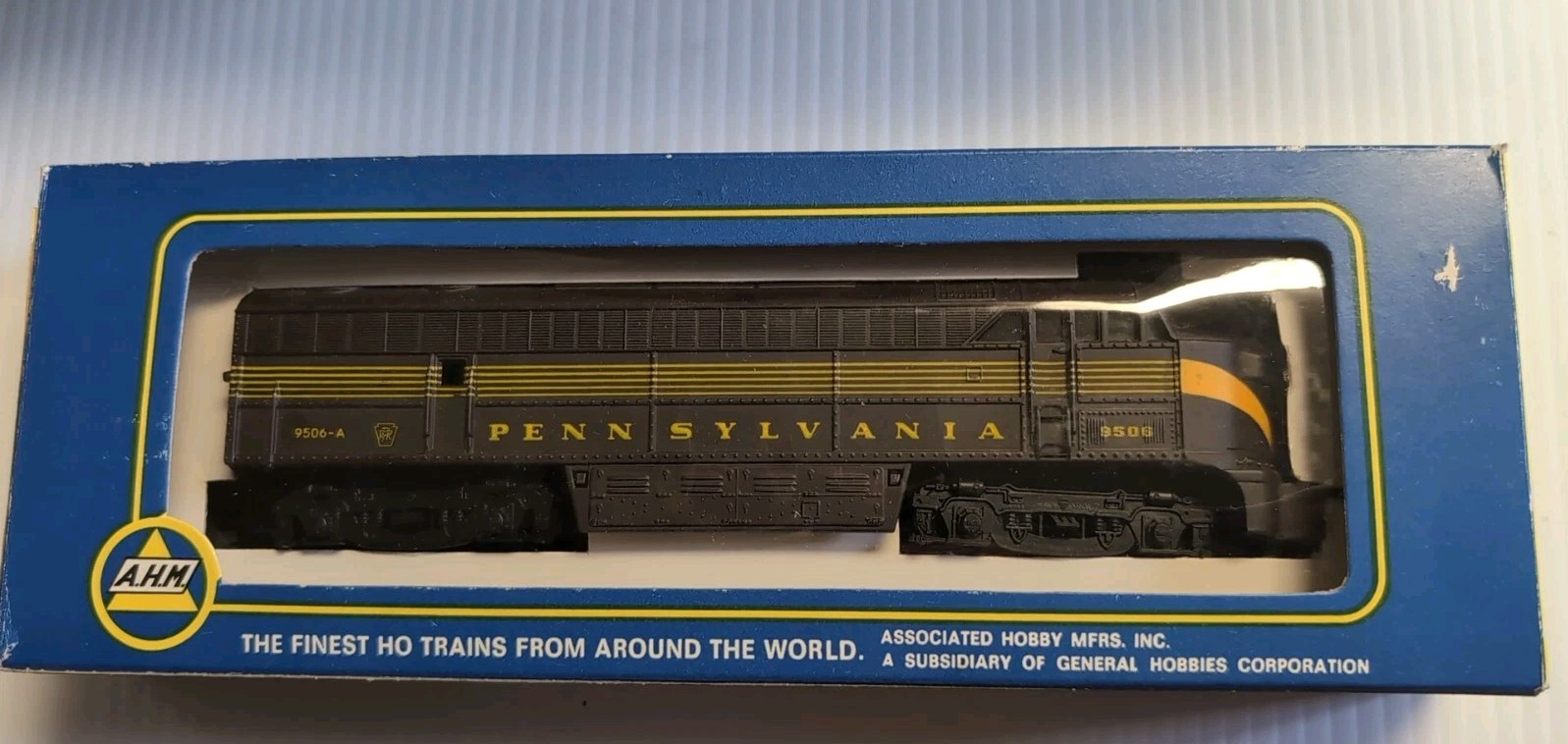 AHM Tempo HO Pennsylvania Fairbanks-Morse Dummy A Unit Diesel Locomotive #5024DD