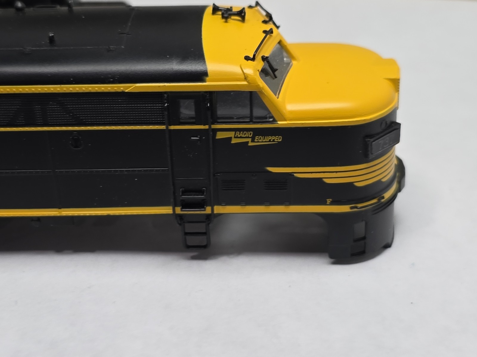Proto 2000 HO Scale 8347 Erie 737-A FA2 Diesel Locomotive Runs Read Description