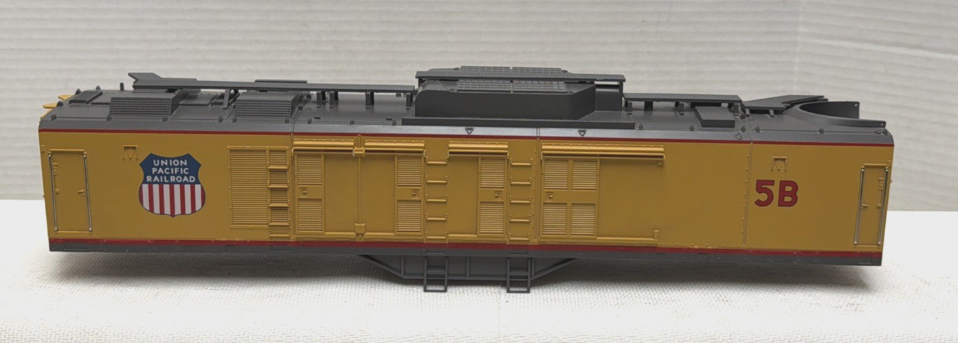 MTH O-GAUGE 2124LP UNION PACIFIC GAS TURBINE B-UNIT SHELL W/SMOKING UNIT #5B