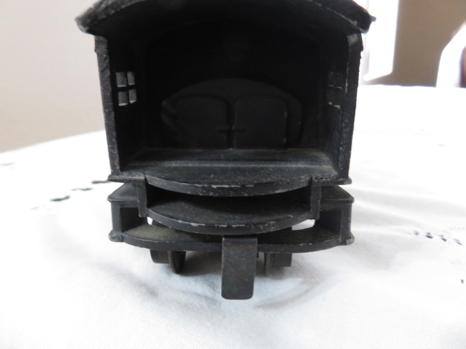 Vintage 1952 Lionel Steam Locomotive No. 2037 Cast iron O-27 gauge Untested