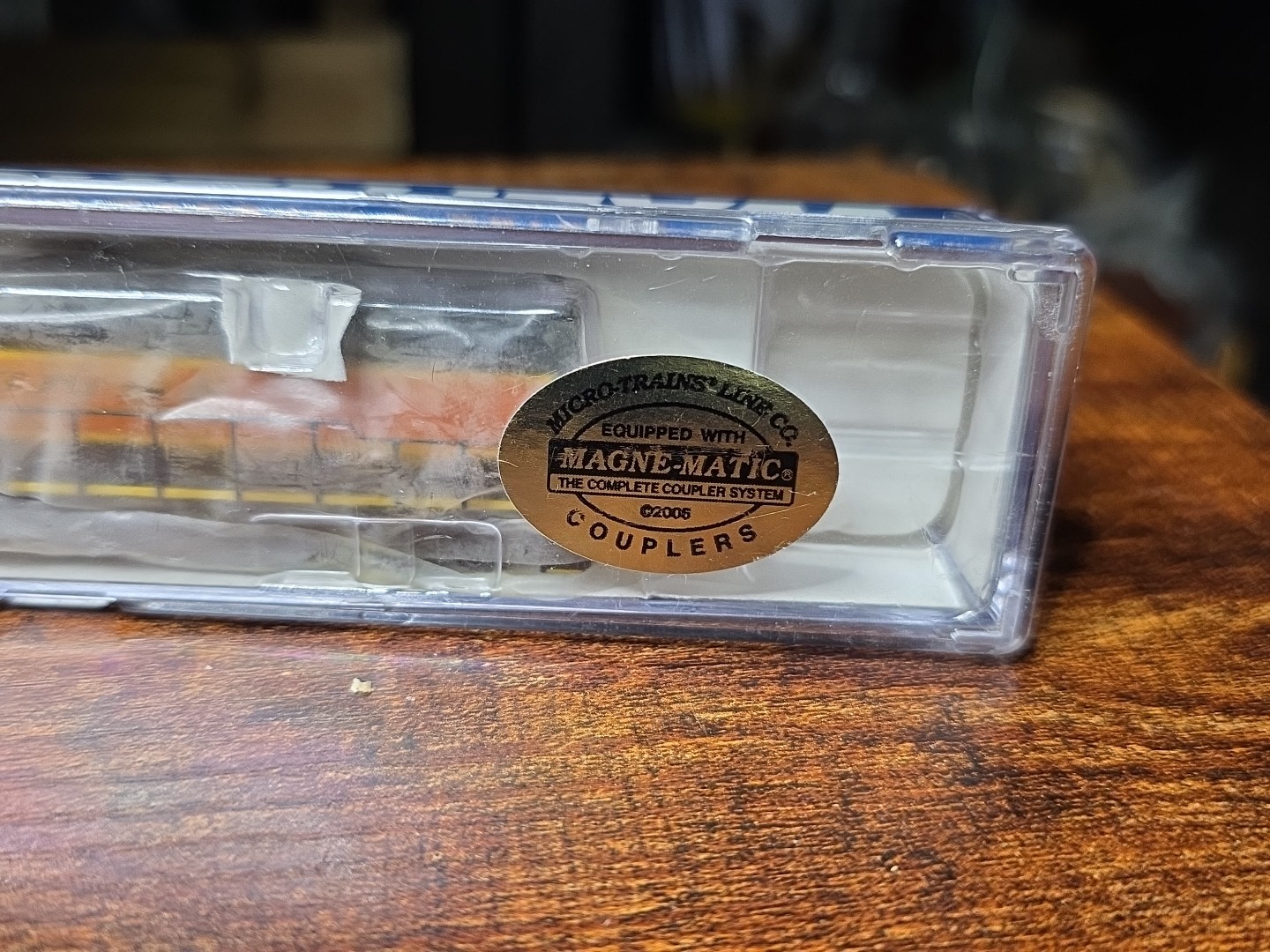 Walthers N 929-50301 EMD GP38-2 BNSF 2102 DCC READY