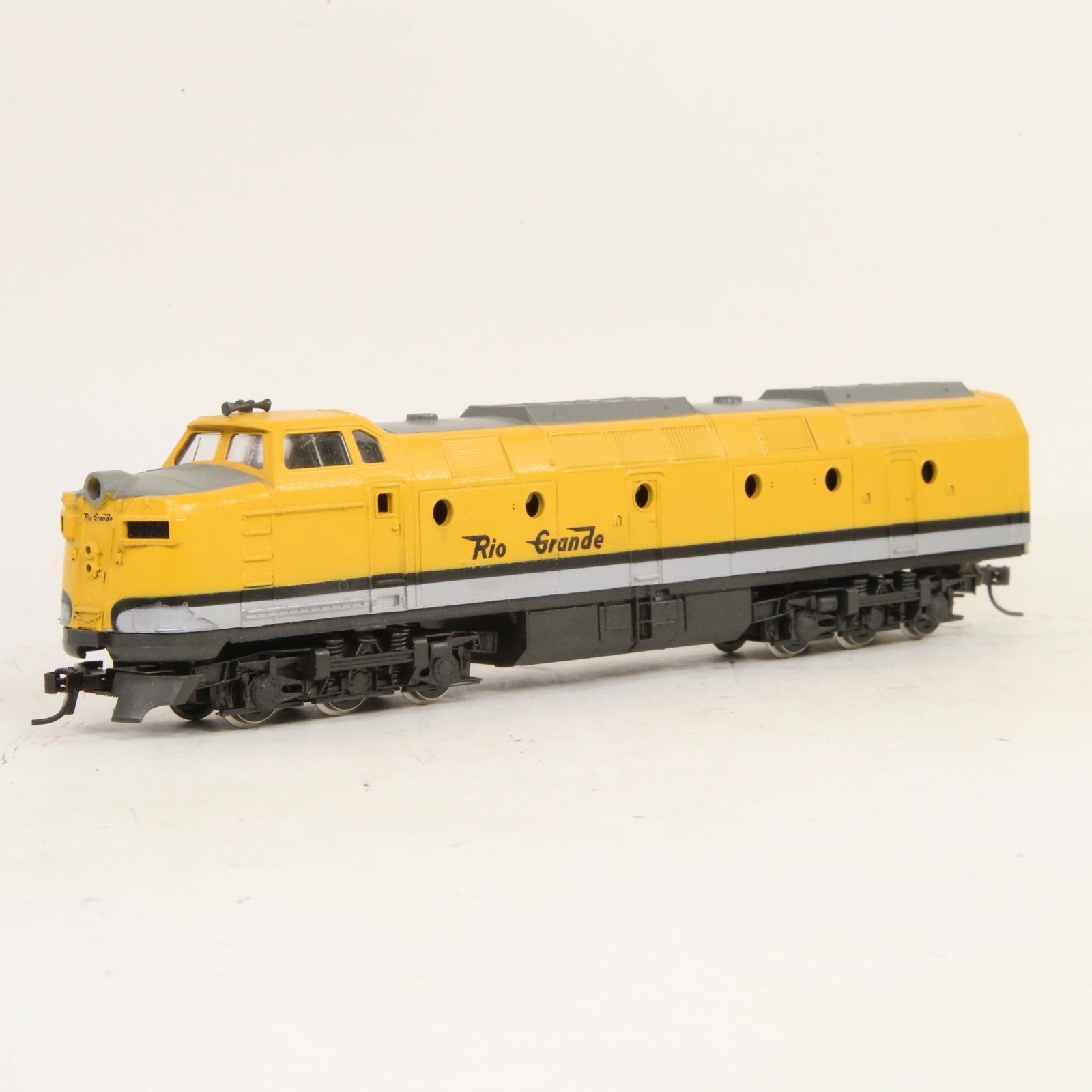Rivarossi HO Denver & Rio Grande Western D&RGW #4001 Krauss Maffei ML4000 DC