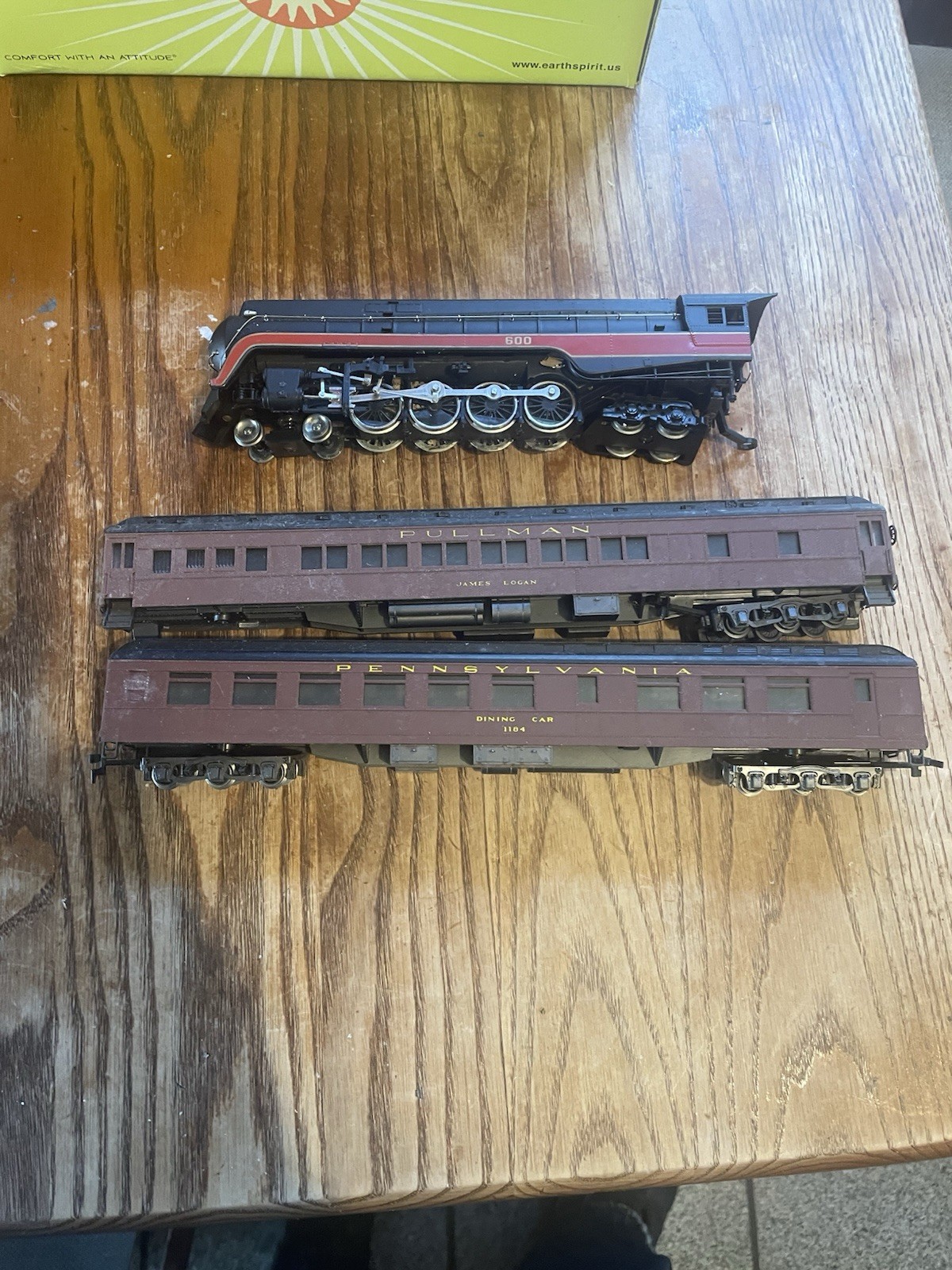 Bachmann HO Norfolk & Western Class J 600 Steam Locomotive&2 Rivarossi Cars Part