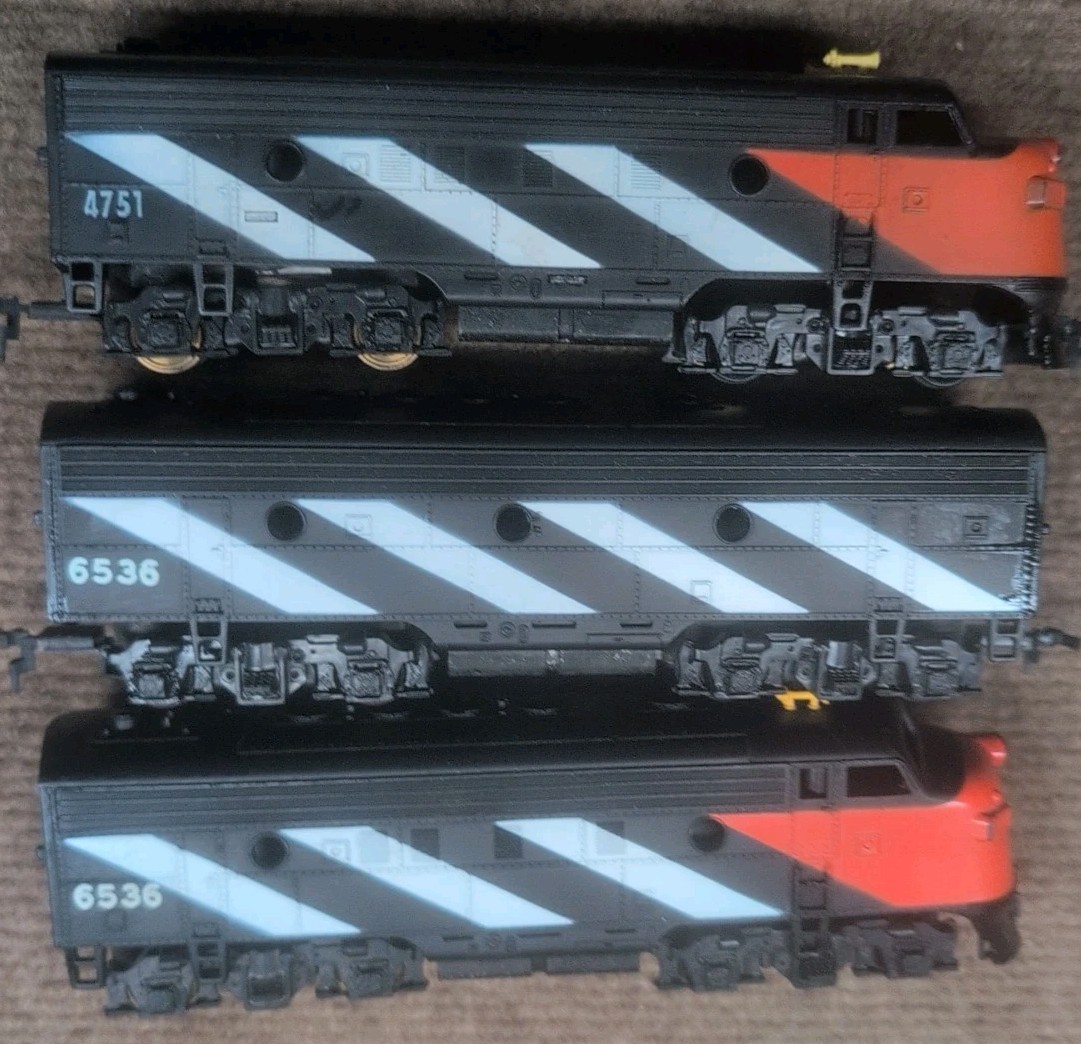 HO AHM Tempo Canadian National #6536ᇛ Zebra F3 Diesel Loco Engine lot of 4