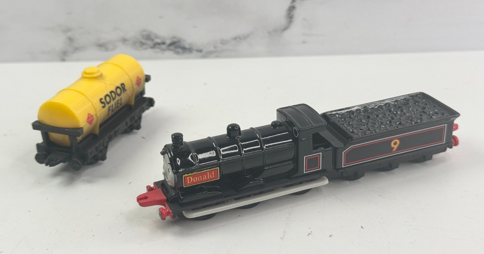ERTL Douglas “Thomas The Train” Locomotive & Sodor Fuel Train Car | A++ Shape