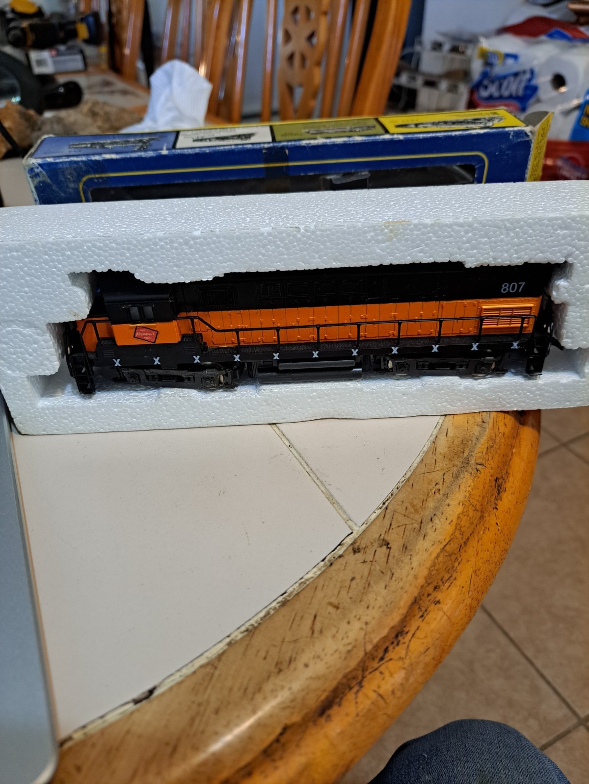 TESTED WORKS HO Scale AHM Alco Century 424 Locomotive Milwaukee Road