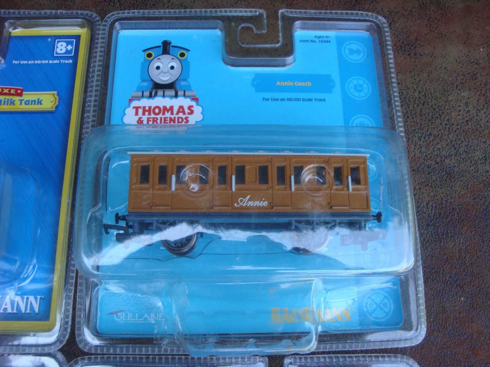 Lot of (4) Thomas & Friends Tank Engine and Cars by Bachmann- HO/OO scale (2002)