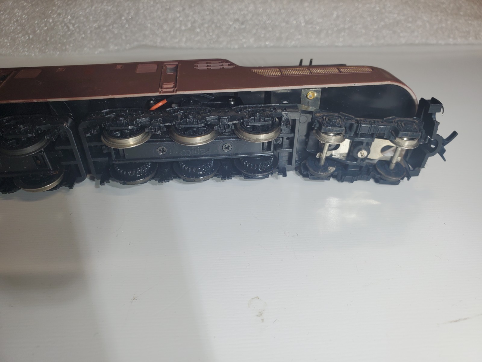ho Pemco Pennsy #4828 GG1 Electric Locomotive – Tuscon Red – DC – Runs Good (B)