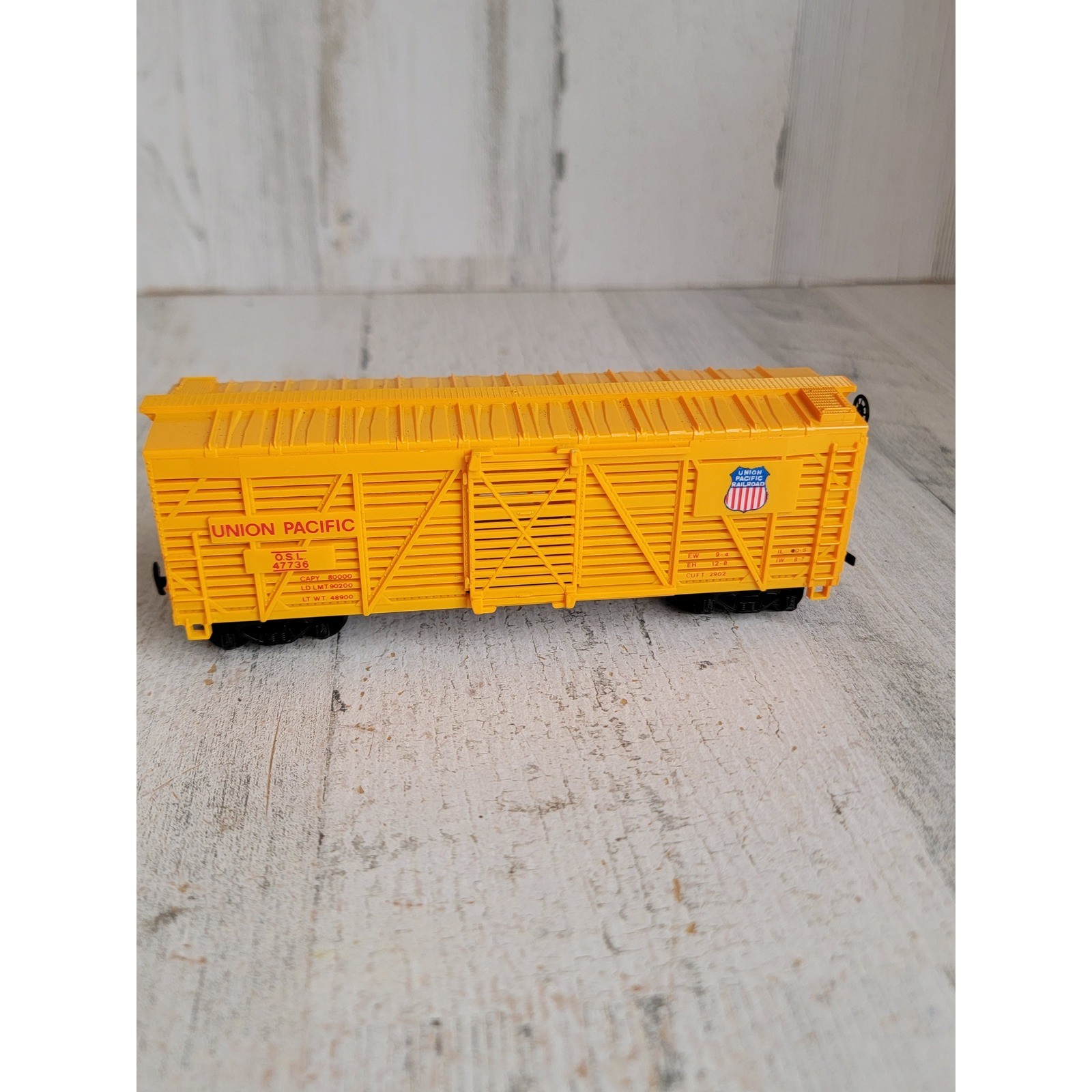 Union Pacific 47736 yellow train cart collectible home decor figure