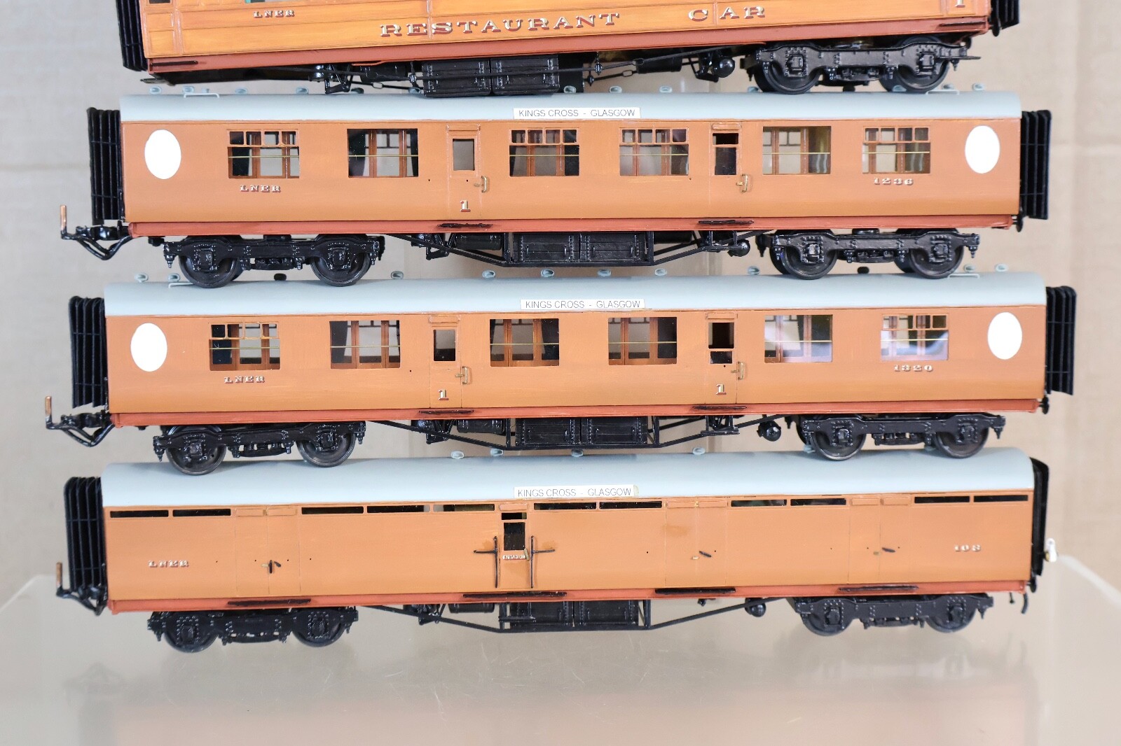 DJH PC MODELS EM GAUGE KIT BUILT LNER A4 MALLARD LOCO & 10 GRESLEY COACH oj