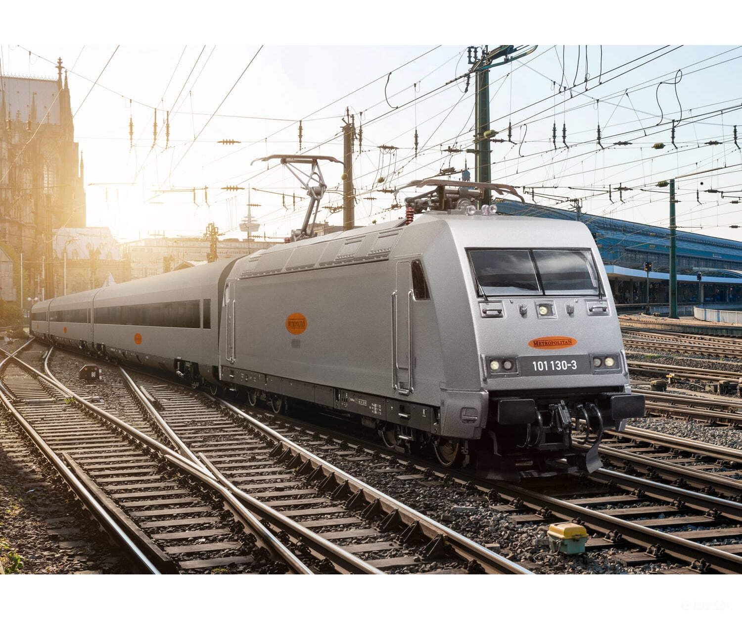 Marklin 26931 HO DB AG Metropolitan Express Train (MET) Train Set