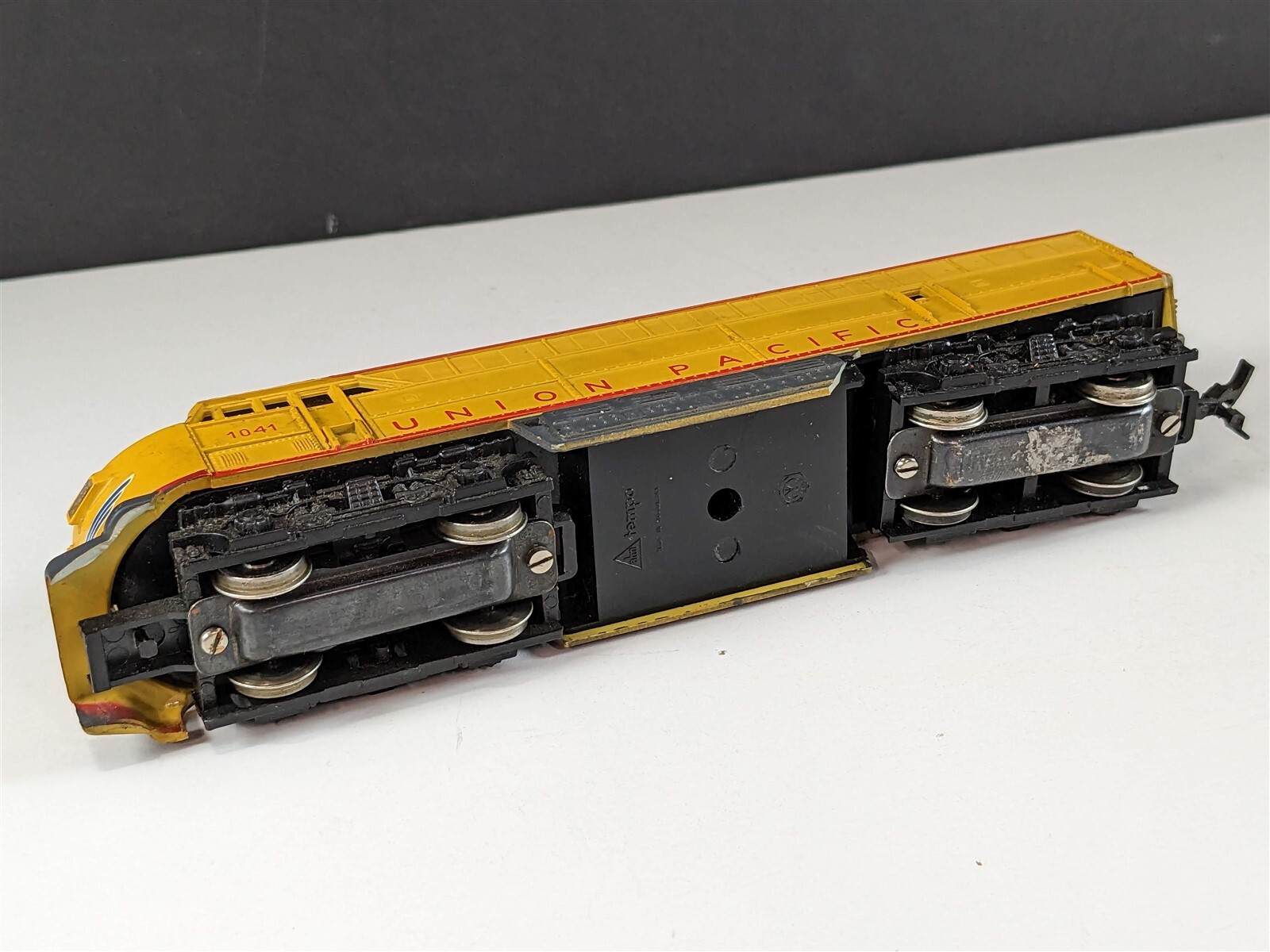 AHM 5024 K Union Pacific FM C-Liner Powered Locomotive UP 1041 HO Scale