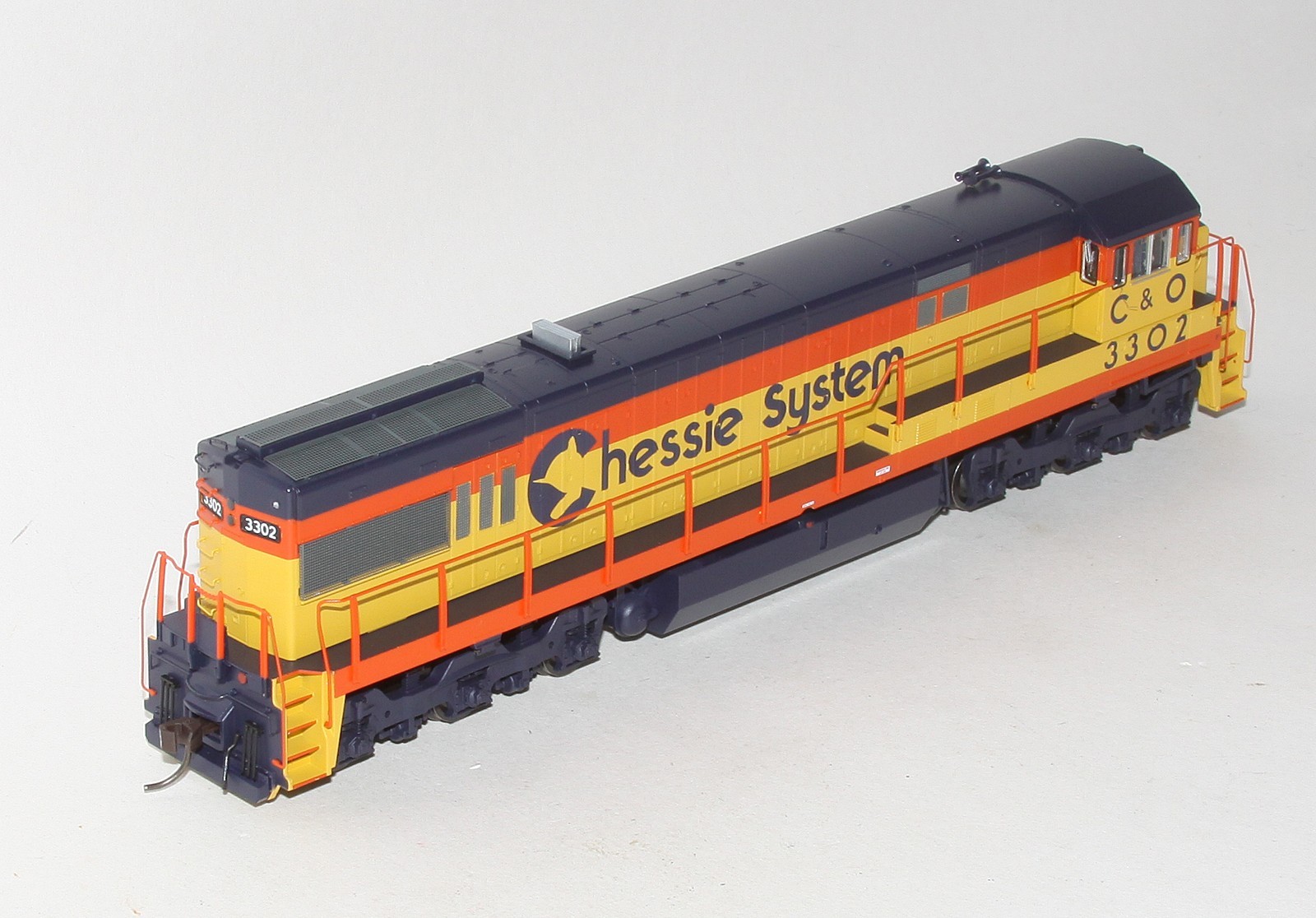 Atlas Gold U30C Chessie System Chesapeake & Ohio C&O 3302 DCC & sound HO Scale