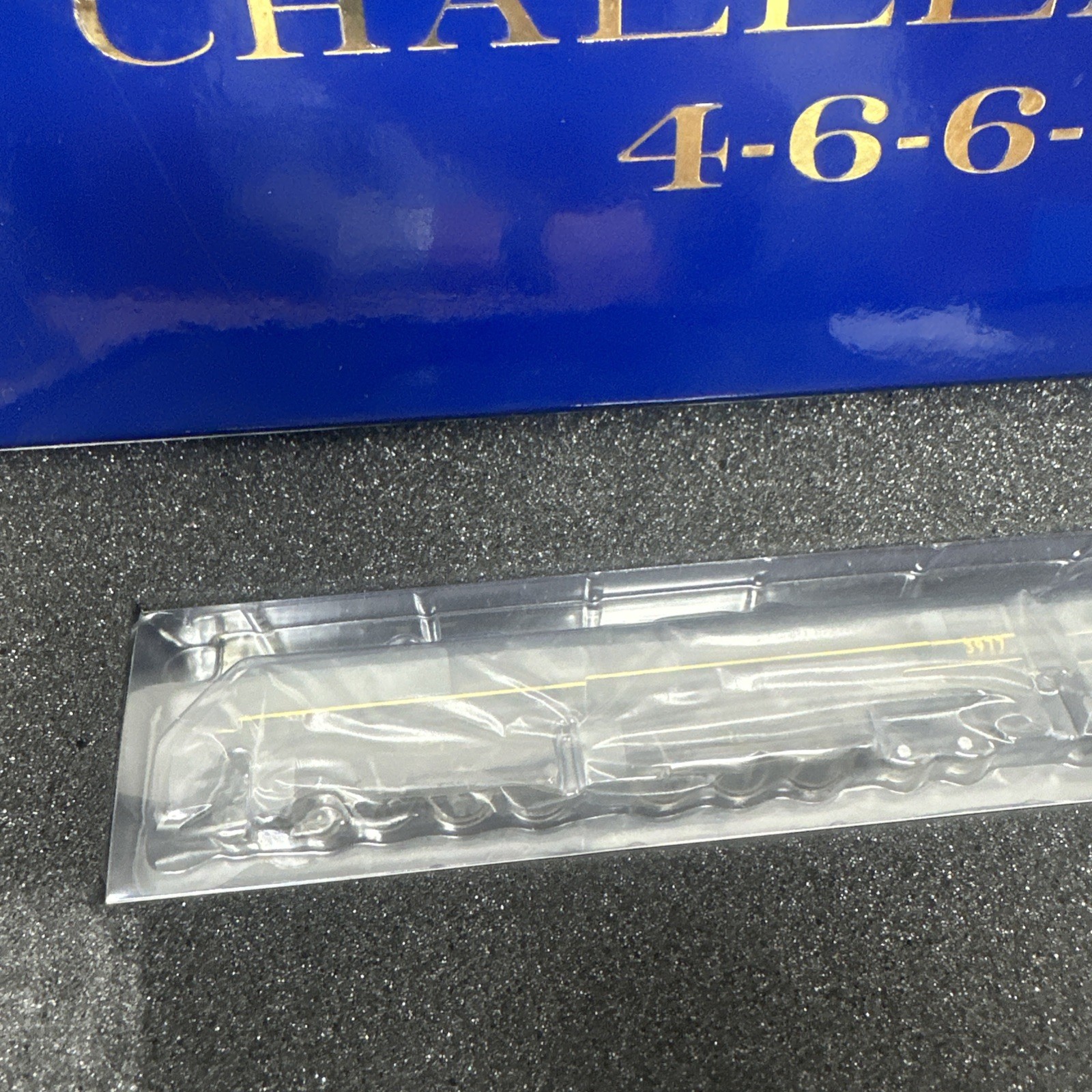Athearn 11806 N Scale Union Pacific 4-6-6-4 Challenger DCC Sound