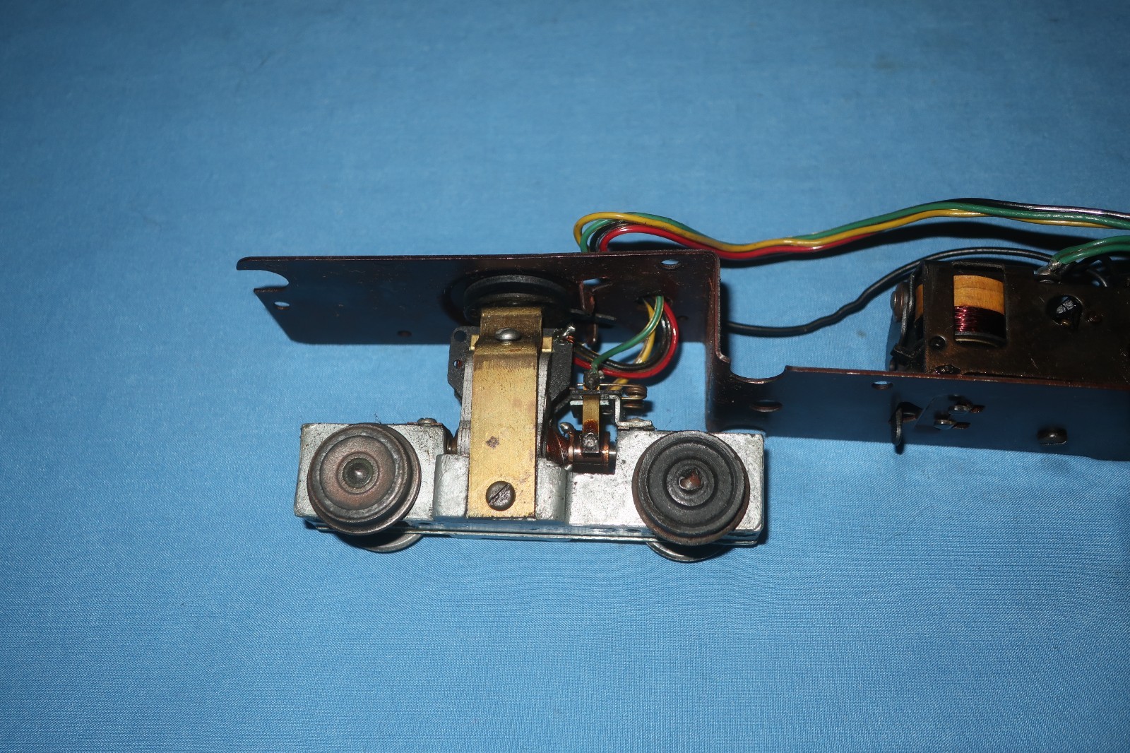 American Flyer Alco Dual Motor Chassis/Frame w/Pul-mor Wheels. Runs well