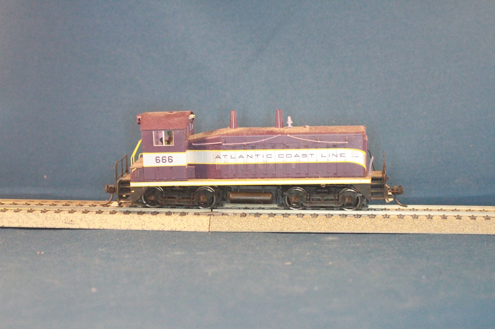 JP HO Proto 2000 EMD SW7 ACL #666 Atlantic Coast Line