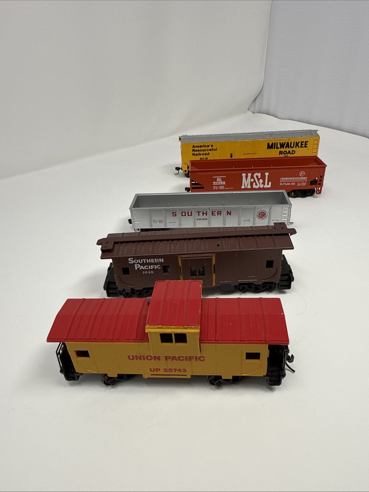Bachmann and Others Lot UNION SOUTHERN PACIFIC Locomotive Caboose