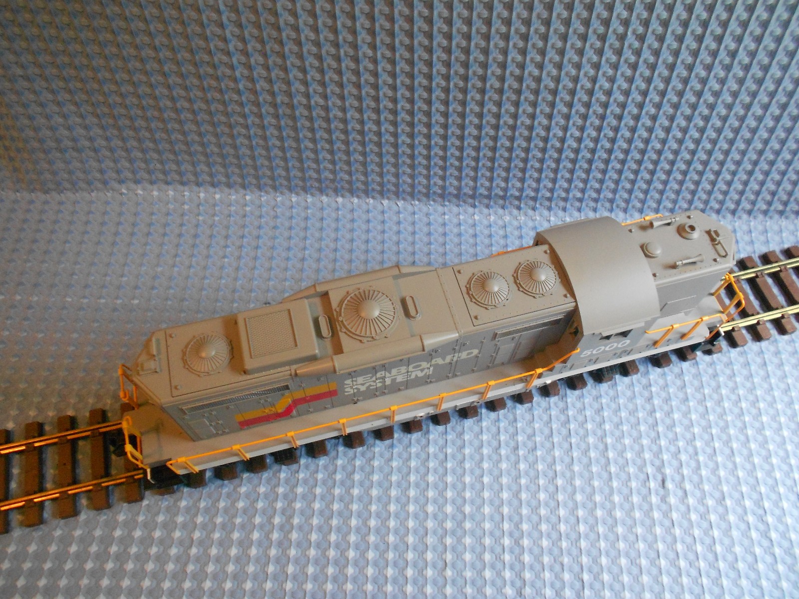 LIONEL 8-85000 G Scale SEABOARD SYSTEM GP-9 DIESEL LOCOMOTIVE LIONEL 8-85000