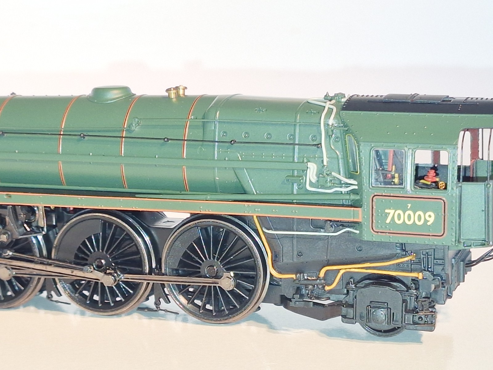 Hornby R2819 Bournemouth Belle Train Pack-lights. Mint, Unused. OO Scale. Boxed
