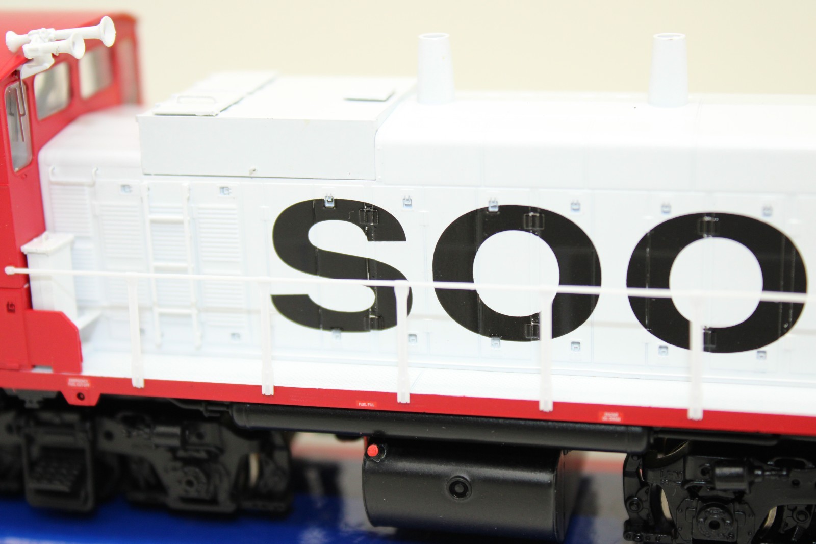 Athearn Genesis HO Scale SOO Line MP15AC Diesel Locomotive #1558 DCC Sound