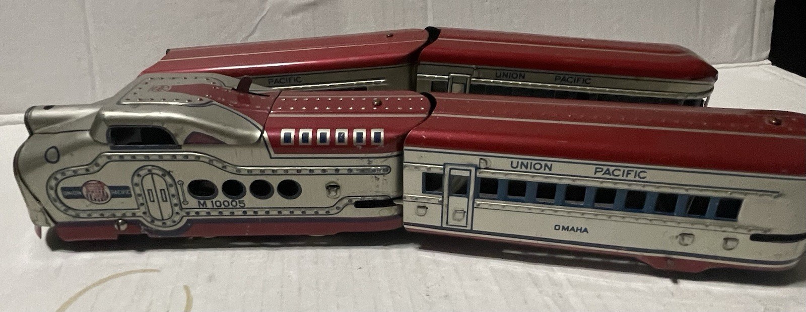 1950-MARX UNION PACIFIC M10005 LITHO TIN TOY TRAIN SET-LOCOMOTVE & 3 CARS