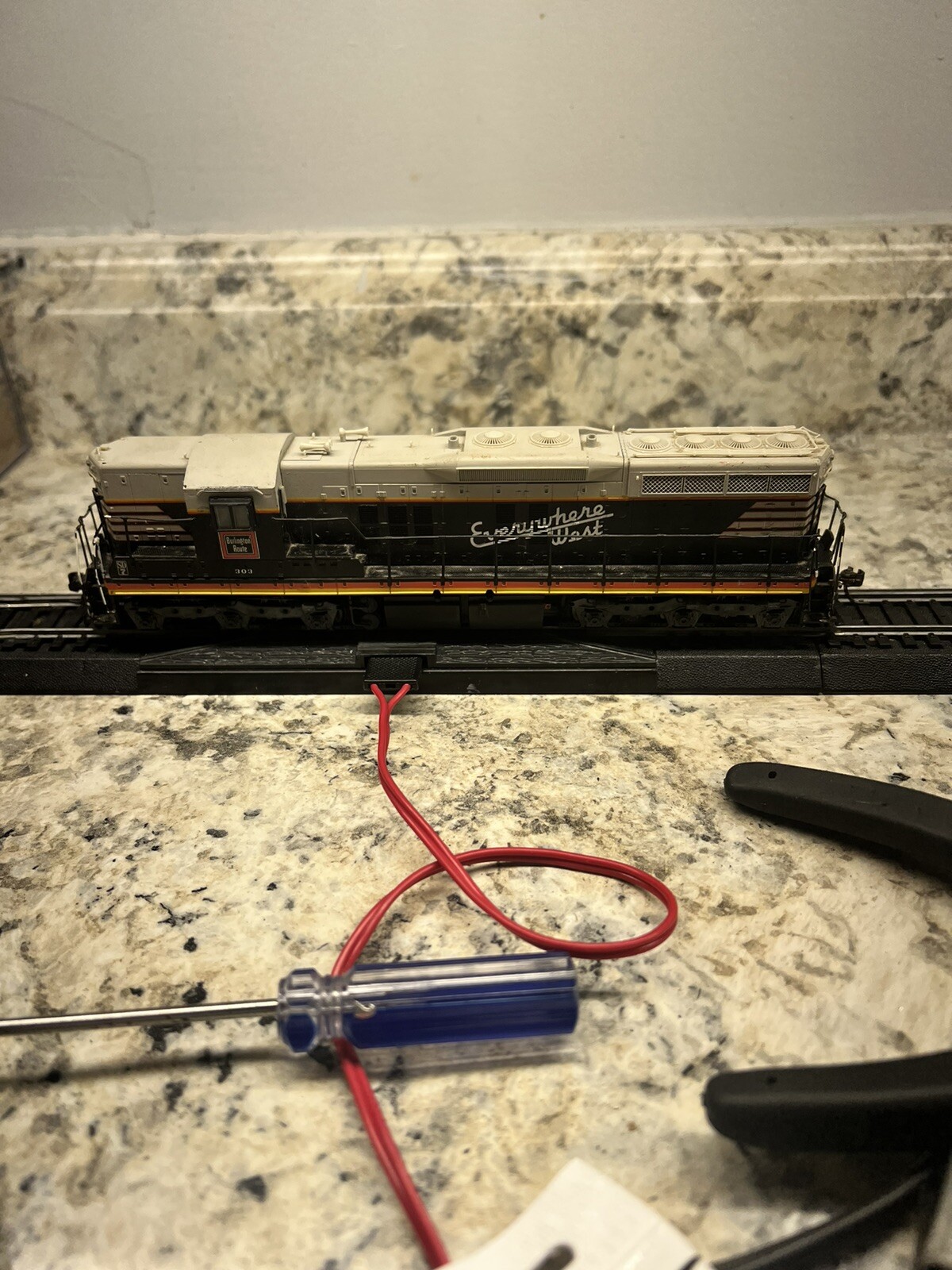 Life-Like Proto 2000 HO Burlington #303 SD7 Diesel Engine DC NO BOX