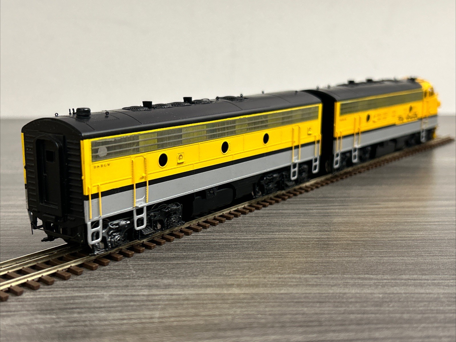 Oriental Limited HO Brass F9AB Diesel Locomotive Set D&RGW Factory Painted/LNIB!