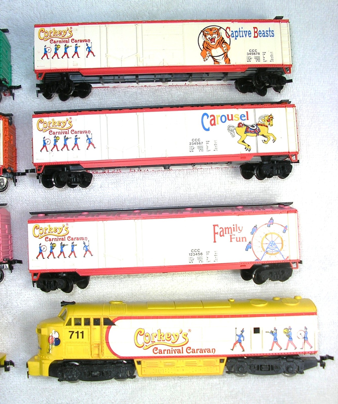 IHC/Mehano DL-109 Style #711 Corkey’s Carnival Caravan (2), Slovenia, NO Caboose
