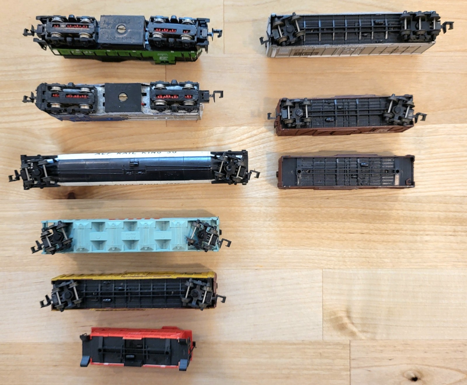 6 Atlas N Scale Trains 2 Locomotives Plus Extras Austria