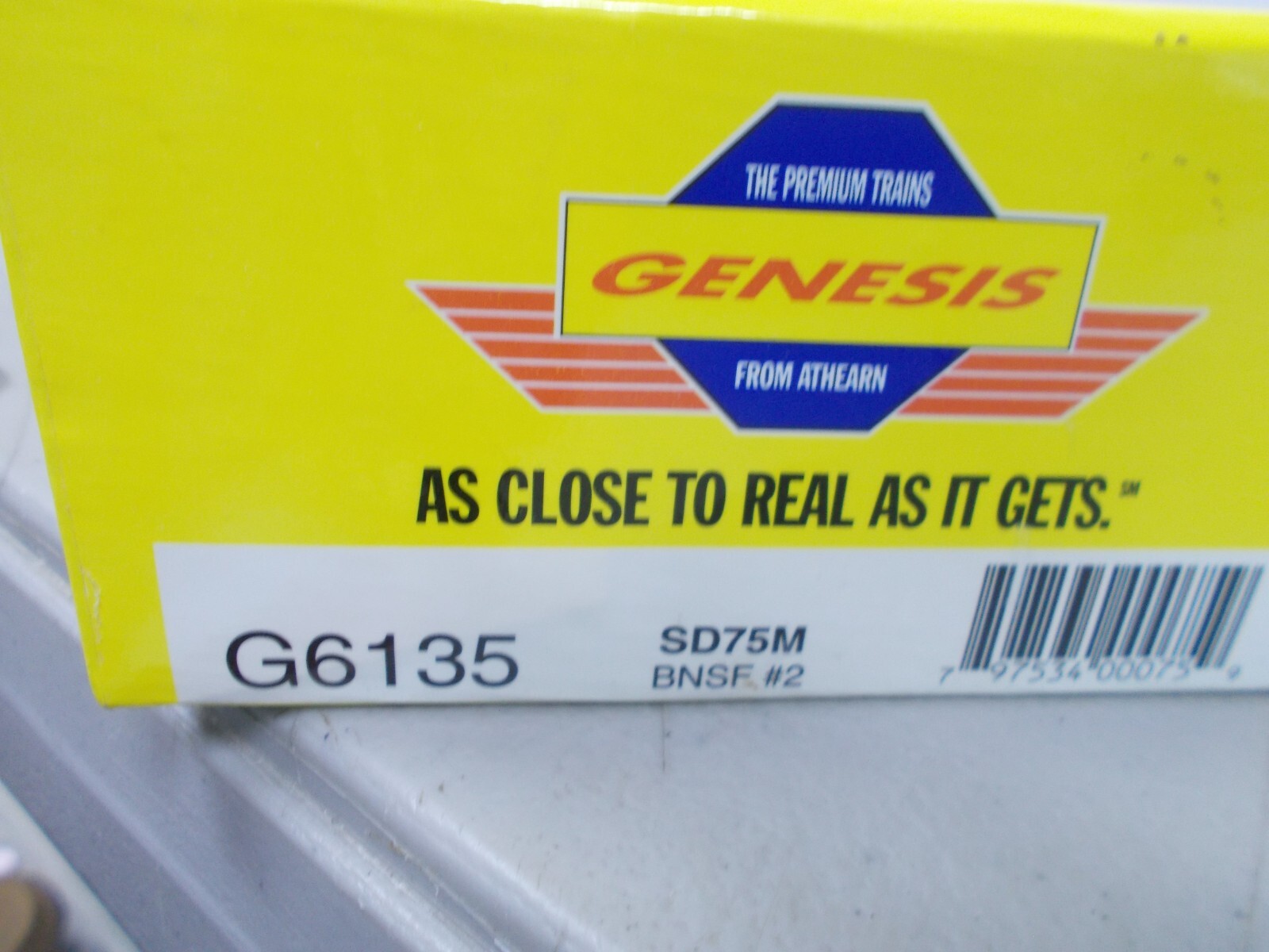 ATHEARN / GENESIS # G6135~ BNSF SD75M POWERED LOCOMOTIVE # 8270 ~HO SCALE